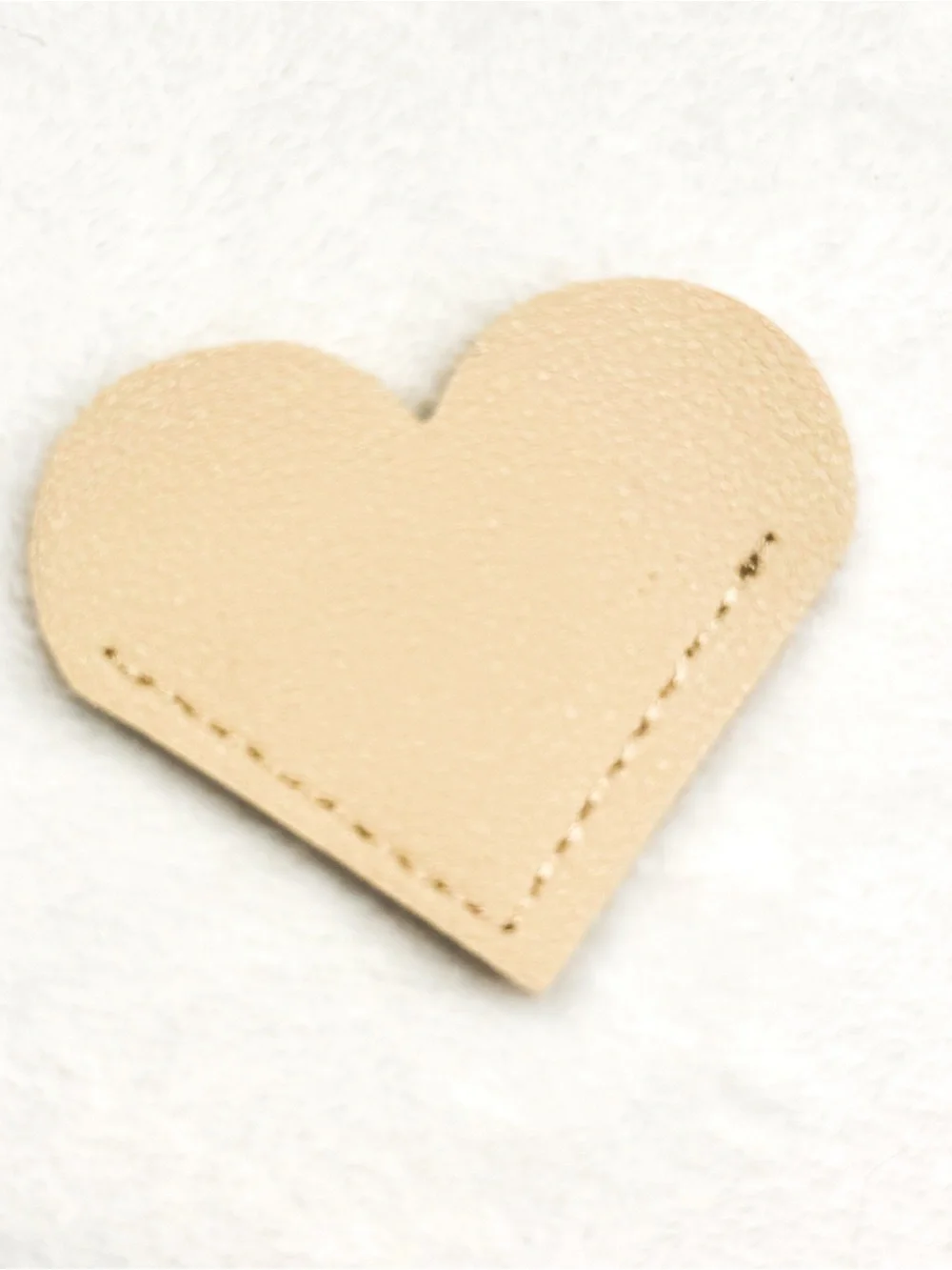 Heart-Shaped Faux Leather Corner Bookmark – Multiple Colors